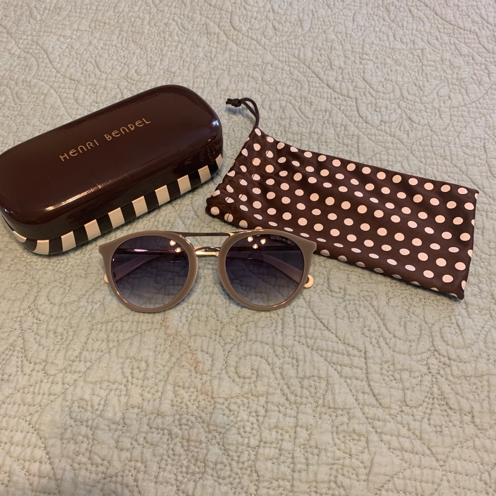 Hendri Bendel gray sunglasses